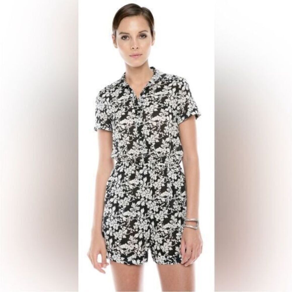 Alice + Olivia Women's Black White Floral Button Front Romper Shorts Size XS